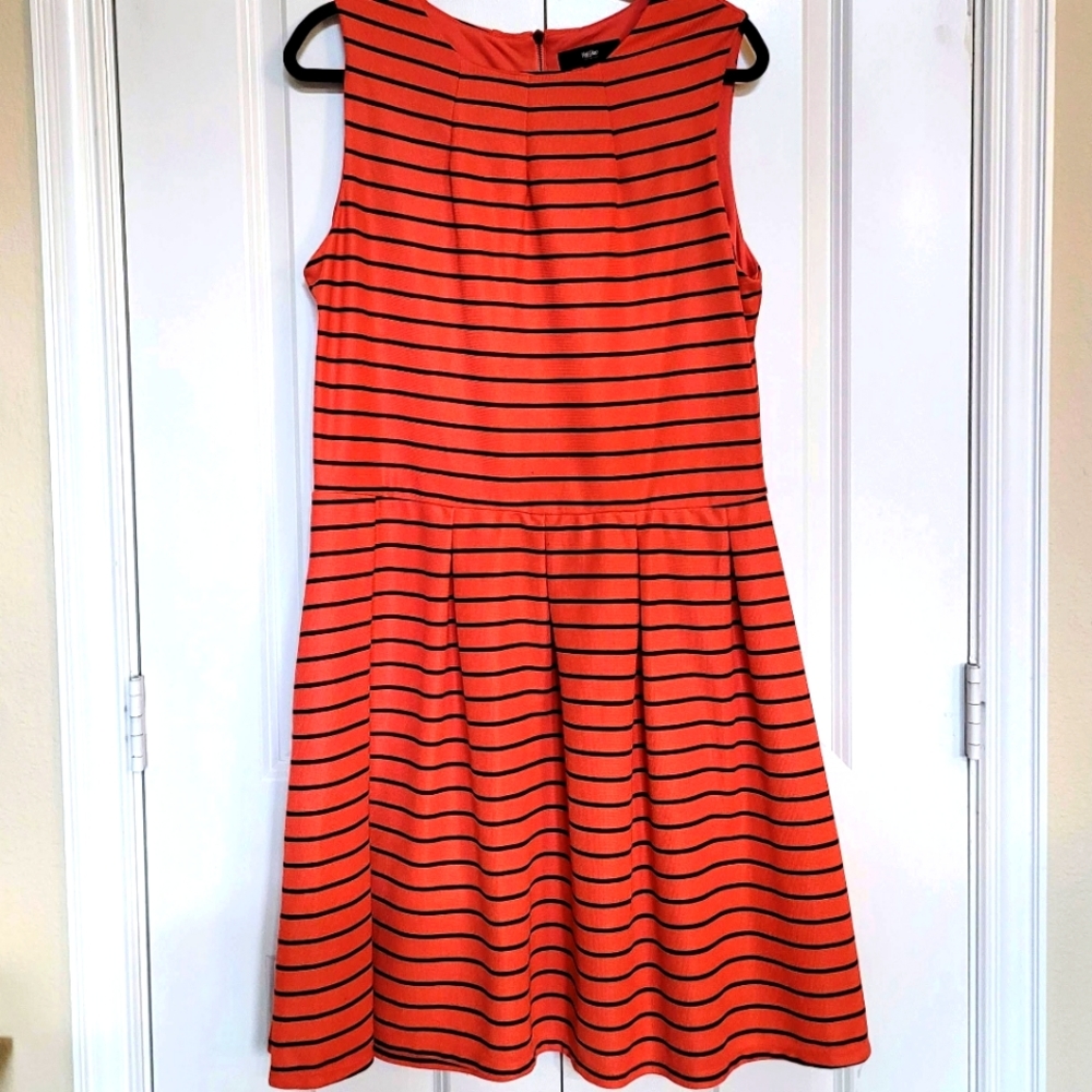 Women's Sleeveless Pleated Striped Dress Sz XXL
